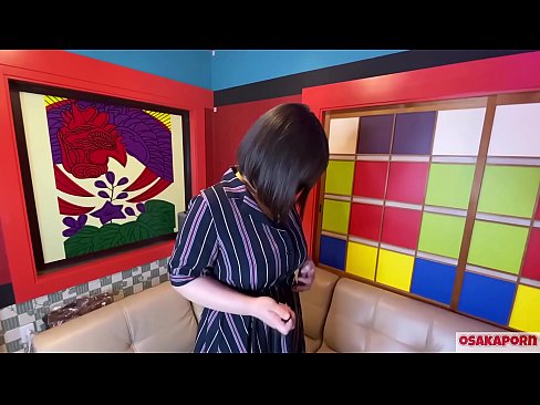 ❤️ Cutie Japanese pẹlu awọn omu nla ṣe baraenisere pẹlu awọn nkan isere ibalopọ ati pe o ni orgasm kan. O sọrọ ninu ifọrọwanilẹnuwo kan nipa iriri onibaje rẹ. Awọn ori omu nla ati obo ti o ni irun ti n kerora. Osaka onihoho ️ Ohun onihoho didara